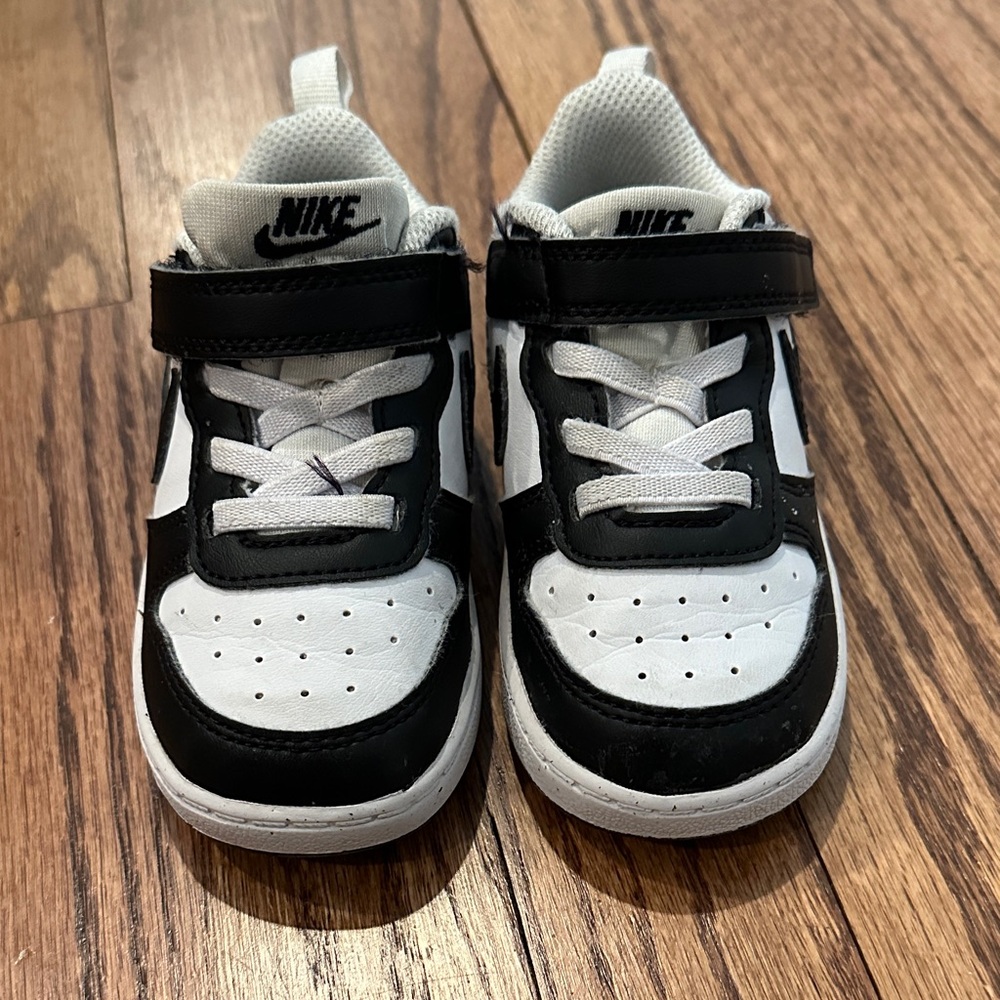 Nike Kids Black and White Velcro Strap Sneakers - Picture 2 of 3